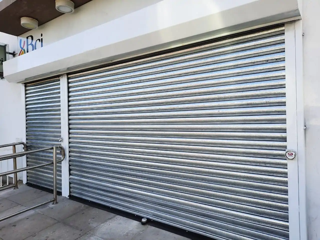 Como puedo solicitar un cambio de persianas en mi local comercial Sant Just Desvern - &iquest;C&oacute;mo puedo solicitar un cambio de persianas en mi local comercial en Sant Just Desvern?